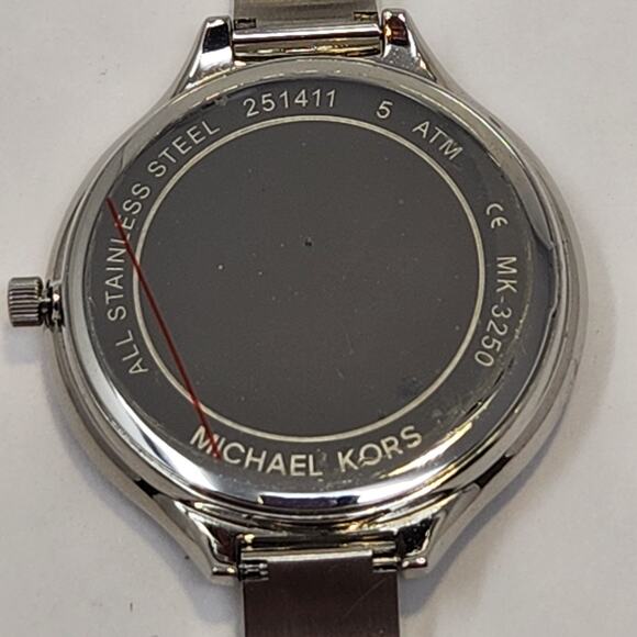 Michael Kors Slim Runway Crystal Pave Ladies Watch MK3250 Silver Tone Works - Picture 8 of 10